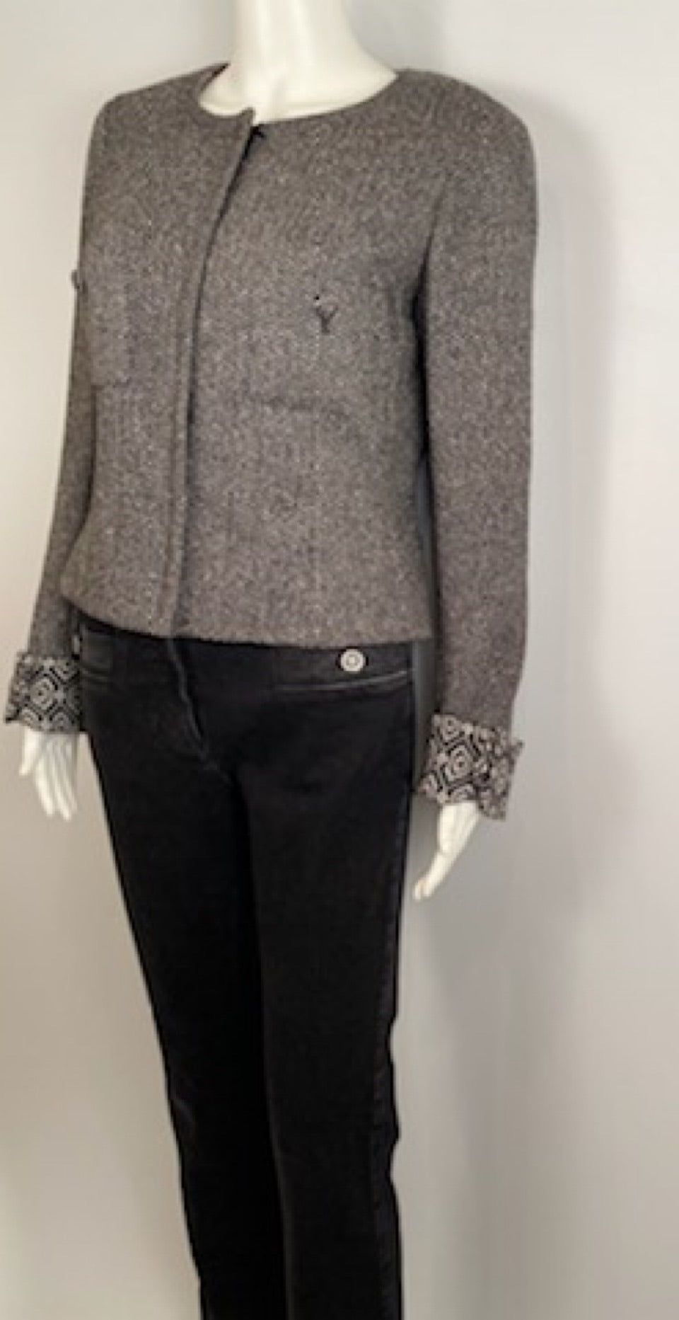 Chanel 08A 2008 Fall Collarless Herringbone Jacket with removable Cuffs FR 40 US 4