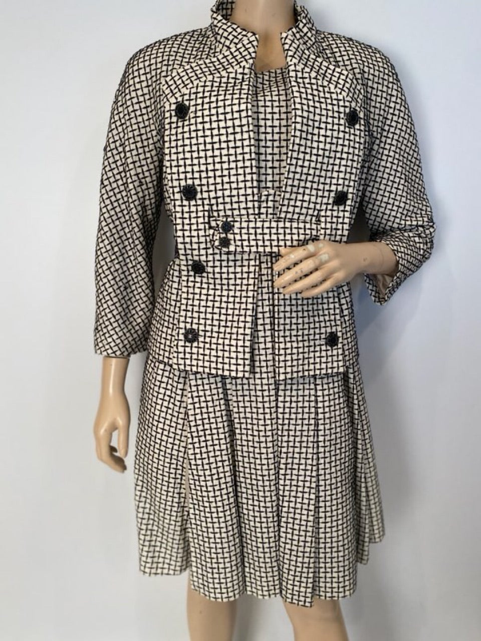 Chanel 10P, 2010 Spring Ecru/Black Tweed Jacket matching Dress 2 Piece Set FR 42 US 6