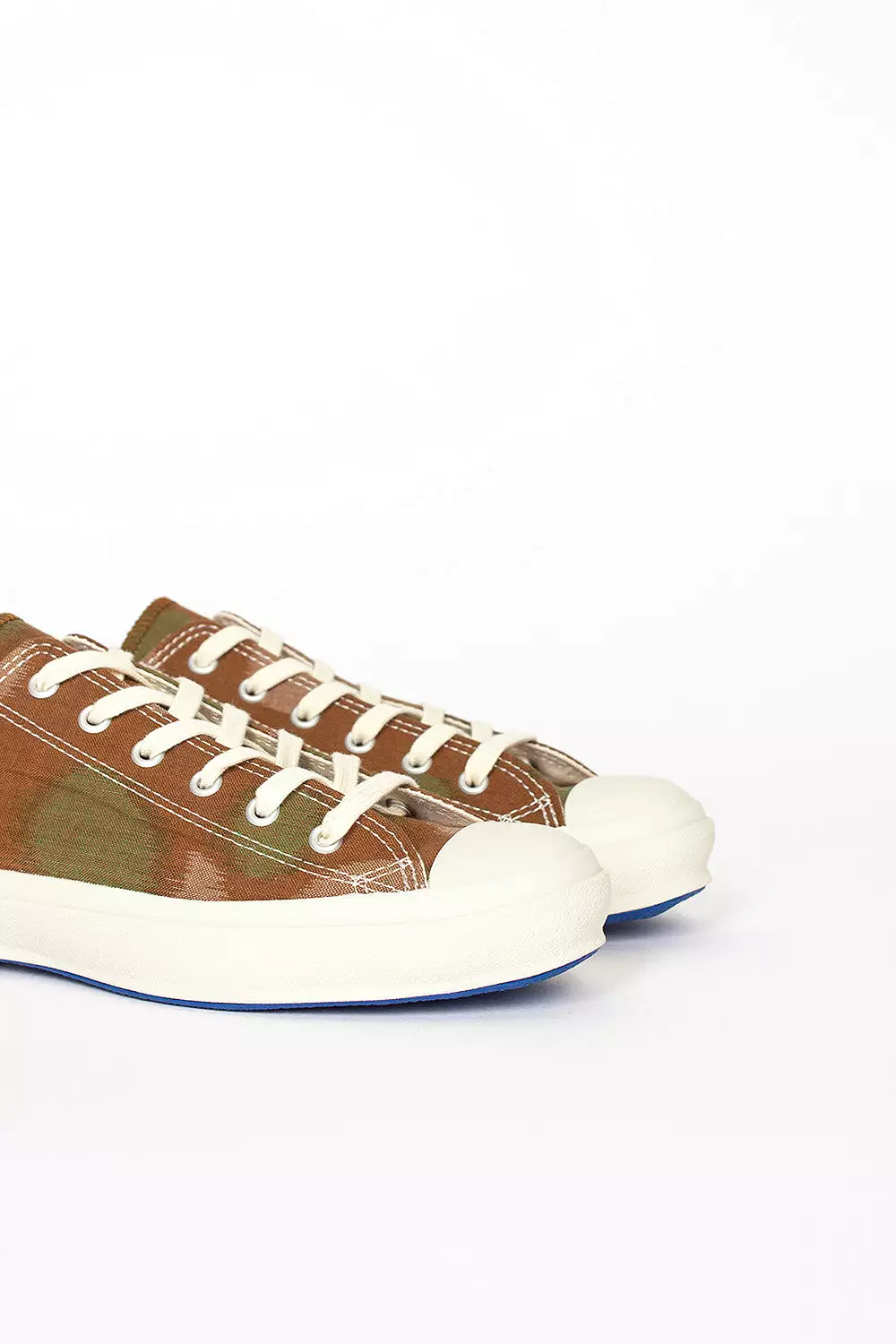 Low Basket Sneaker Camo