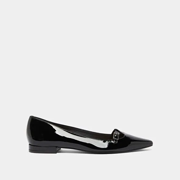 Pointed-toe ballet flats with adjustable buckles in black patent