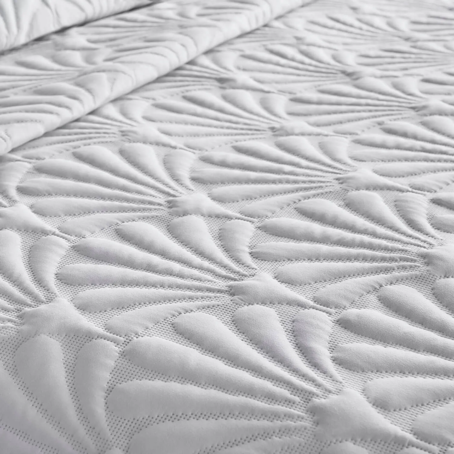 Quilted Fan Bedspread - White - 200x230cm